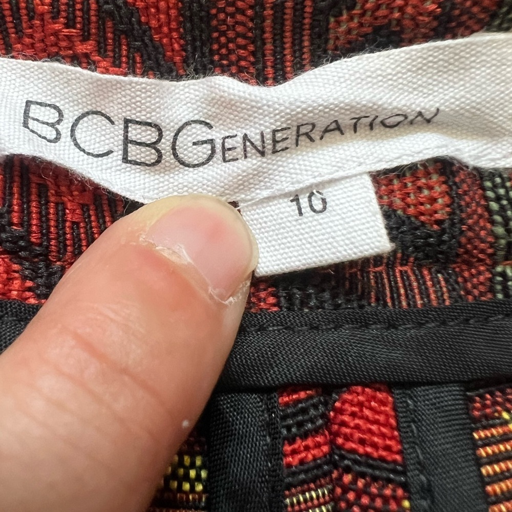 BCBGeneration Red and Black Tribal High Waist Shorts Like New 10 - Picture 5 of 6